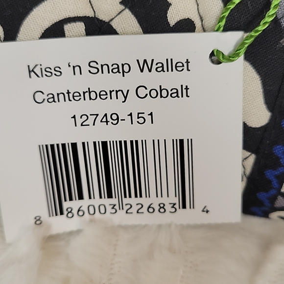 Vera Bradley Kissing Snap Wallet - Picture 2 of 4